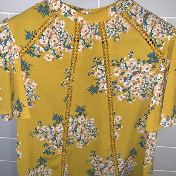 June & Hudson Floral Top - Picture 3 of 14